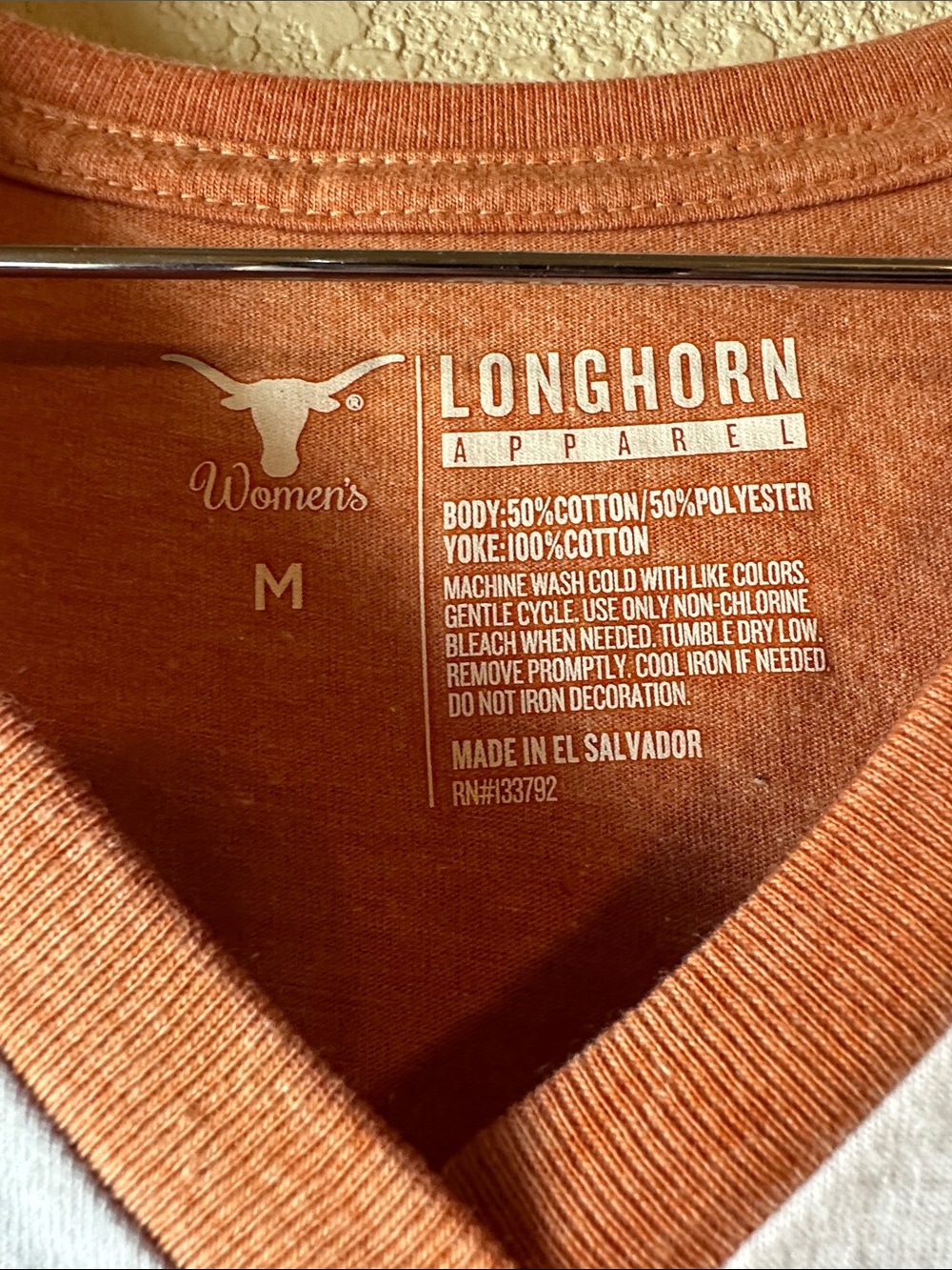 🧡 Texas Longhorns "Hook 'Em Longhorns" V-Neck Game Day Tee - Picture 3 of 8